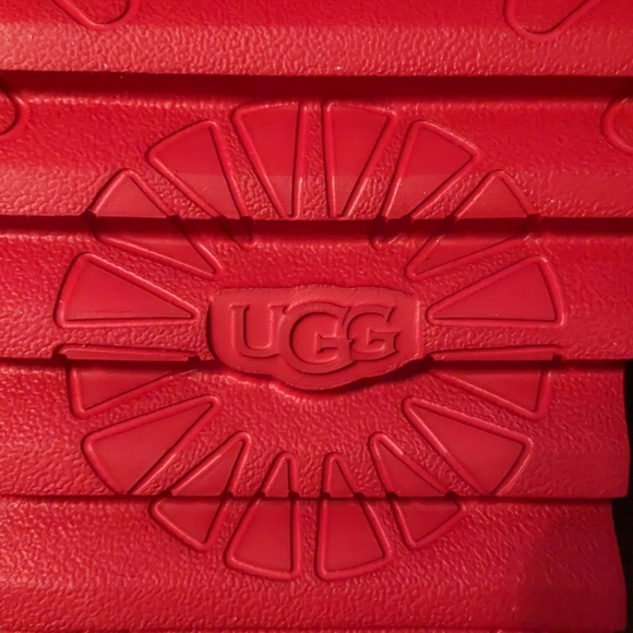 UGG Australia Super Fluff Slipper in Ribbon Red - Picture 8 of 13